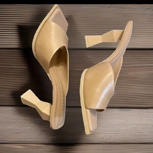 Gianni Bini Leather Nude Slides with Wood Carved Heel Ladies Sandals Size 11M